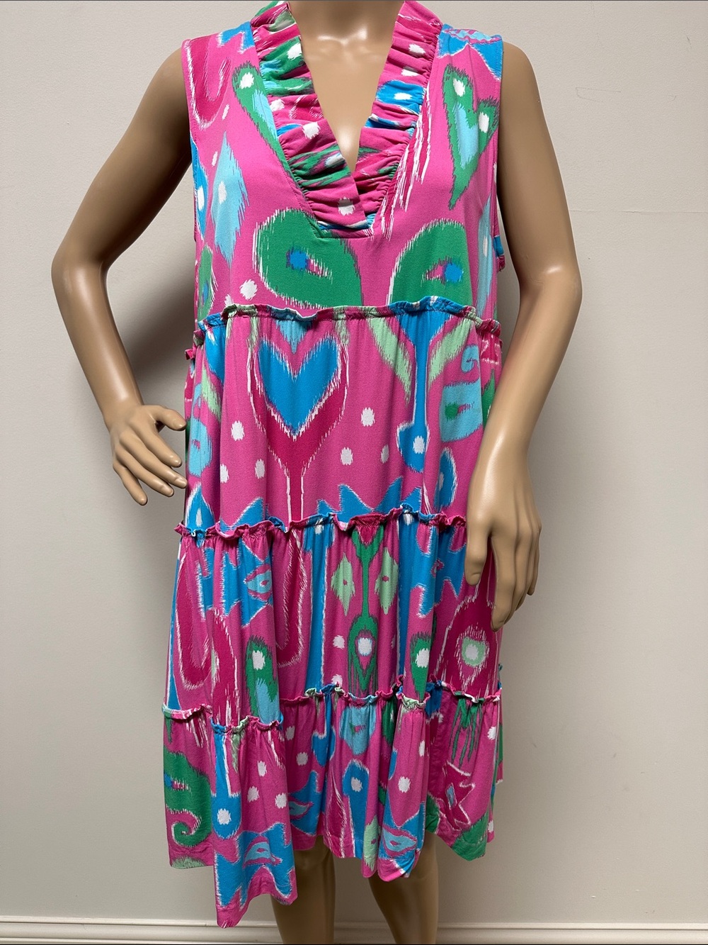 Crown & Ivy Sleeveless Pink Ruffle V-Neck Dress with blue & green pattern M
